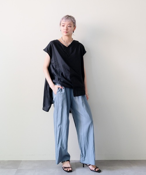 DOLLUPOOPS(ドールアップウップス)の「Asymmetric Sleeveless Blouse(アシンメトリーノースリーブブラウス)(シャツ/ブラウス・レディース・ブラウン/オフホワイト/ブルー/ブラック・FREE)」の8枚目の写真