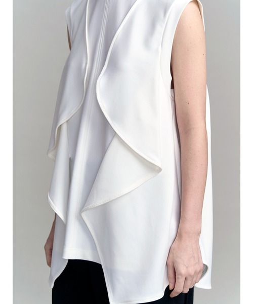 UN3D.(アンスリード)の「WAVE RUFFLE JERSEY TOP / ウェーブラッフルジャージートップ(Tシャツ/カットソー・レディース・ホワイト/カーキ/ブラック・38/36)」の22枚目の写真