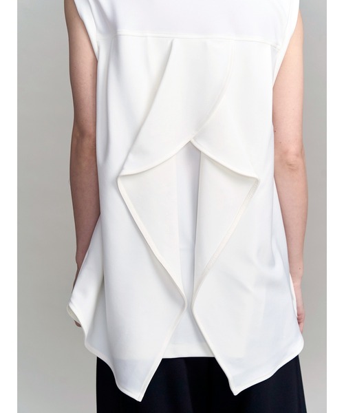 UN3D.(アンスリード)の「WAVE RUFFLE JERSEY TOP / ウェーブラッフルジャージートップ(Tシャツ/カットソー・レディース・ホワイト/カーキ/ブラック・38/36)」の21枚目の写真