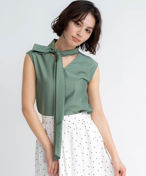 NOELA（ノエラ）の「２ＷＡＹリボンシアーノースリブラウス（シャツ/ブラウス・レディース・オフホワイト/ブラウン/グリーン/ベージュ・フリー）」の5枚目の写真