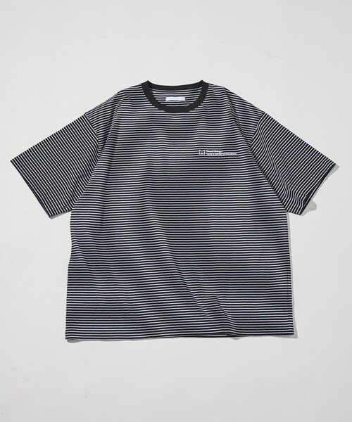Firsthand(ファーストハンド)の「MA Firsthand/マ ファーストハンド MA ベーシック ロゴ 刺繍 ショートスリーブ Tシャツ ピンボーダー(Tシャツ/カットソー・メンズ・ホワイト/ネイビー/ブラック・LARGE/MEDIUM/SMALL)」の2枚目の写真