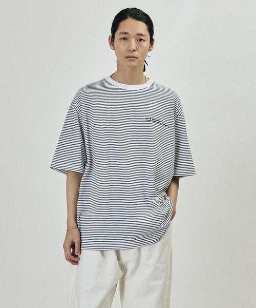 Firsthand(ファーストハンド)の「MA Firsthand/マ ファーストハンド MA ベーシック ロゴ 刺繍 ショートスリーブ Tシャツ ピンボーダー(Tシャツ/カットソー・メンズ・ホワイト/ネイビー/ブラック・LARGE/MEDIUM/SMALL)」の21枚目の写真