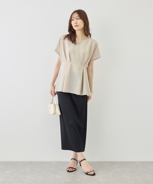 ROPE' PICNIC(ロペピクニック)の「ハートネックブラウス/接触冷感(シャツ/ブラウス・レディース・ネイビー/ベージュ/サックスブルー/ラベンダー・FREE)」の6枚目の写真