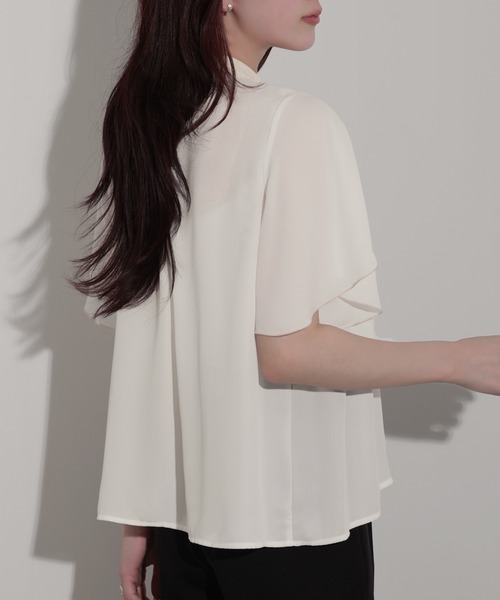 nouvellemoi（ヌーベルモイ）の「フロントタックバイカラーデザインラッフルスリーブブラウス（シャツ/ブラウス・レディース・オフホワイト/ネイビー/ライトベージュ/ピンク・M）」の5枚目の写真