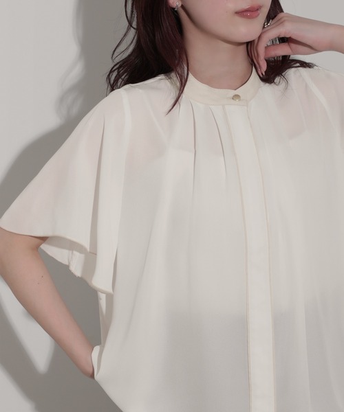 nouvellemoi（ヌーベルモイ）の「フロントタックバイカラーデザインラッフルスリーブブラウス（シャツ/ブラウス・レディース・オフホワイト/ネイビー/ライトベージュ/ピンク・M）」の8枚目の写真