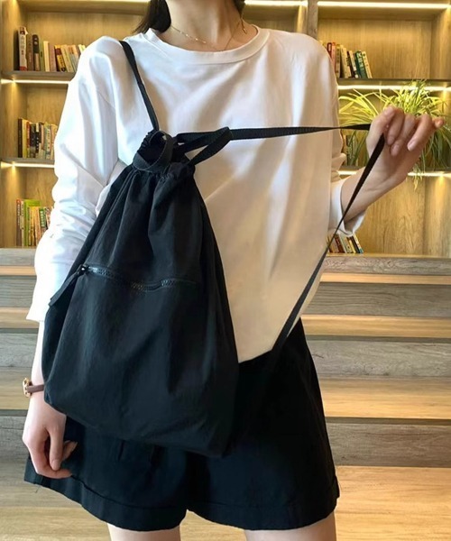 Miniministore(ミニミニストア)の「リュックサック ドローストリングリュック(バックパック/リュック・レディース・ブラック/グレイッシュベージュ・FREE)」の5枚目の写真