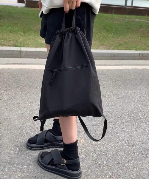 Miniministore(ミニミニストア)の「リュックサック ドローストリングリュック(バックパック/リュック・レディース・ブラック/グレイッシュベージュ・FREE)」の14枚目の写真