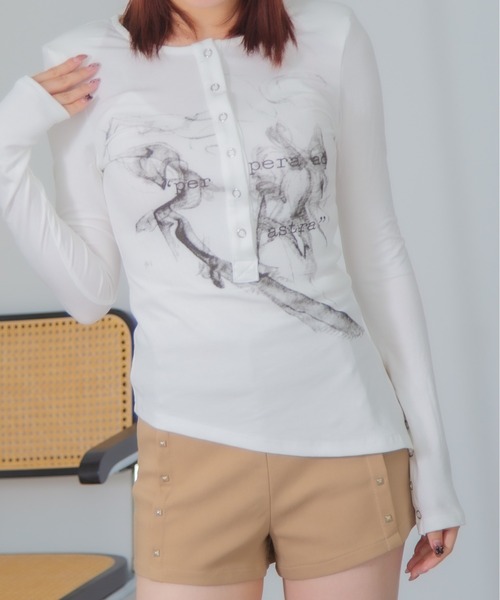 MEMECLE（メメクル）の「【 MEMECLE / メメクル 】Y２Kプリントデザインカットソー（Tシャツ/カットソー・レディース・ホワイト/グレー・FREE）」の3枚目の写真