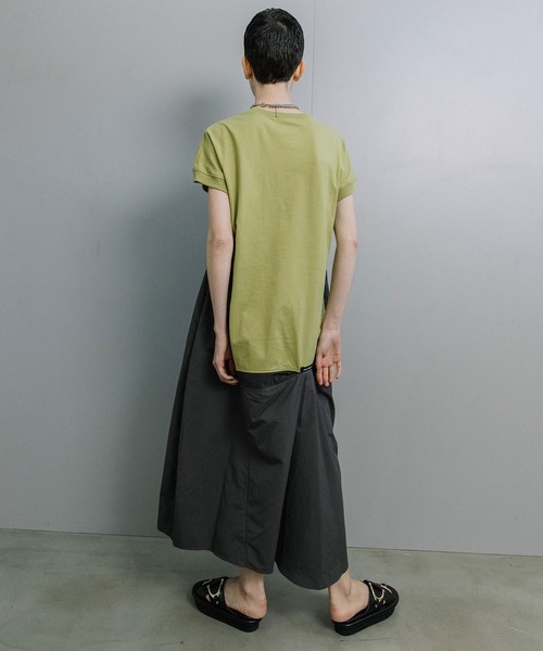 MARECHAL TERRE（マルシャルテル）の「アシンメトリーコンビネーションワンピース（ワンピース・レディース・マスタード/ネイビー/チャコールグレー/ブラック・MEDIUM）」の6枚目の写真