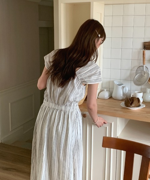 FAVORITO(ファヴォリート)の「ストライプワンピース(ワンピース・レディース・ホワイト・F)」の2枚目の写真