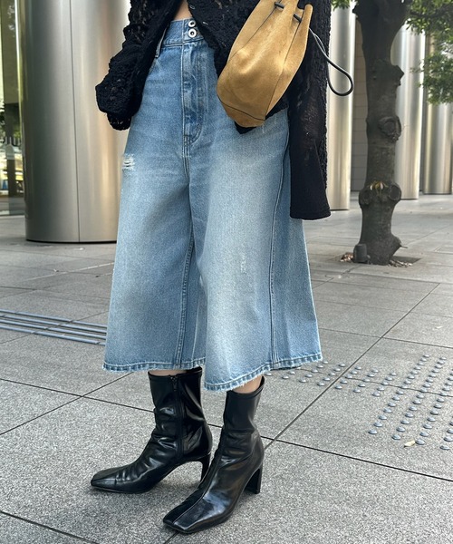 Ameri(アメリ)の「LOOSE DENIM HALF PANTS(デニムパンツ・レディース・ブラック/ブルー・26inch/25inch/24inch)」の2枚目の写真