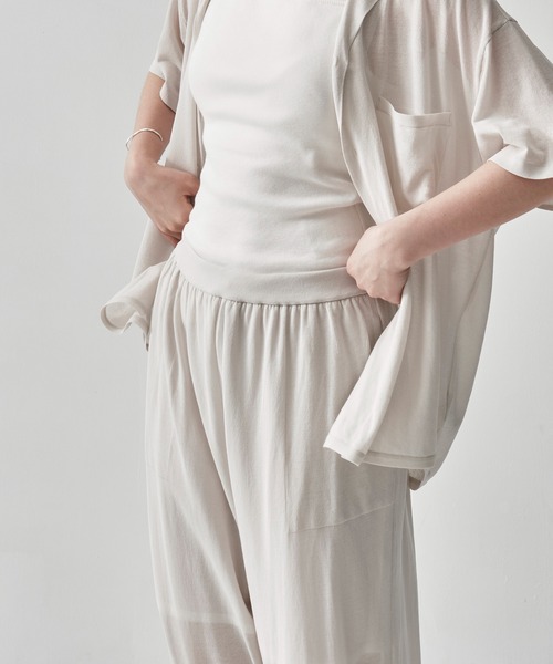 ATON（エイトン）の「[ATON/エイトン]HIGH TWIST COTTON KNIT SHIRT（シャツ/ブラウス・レディース・ライトグレー/ブラック・2）」の9枚目の写真