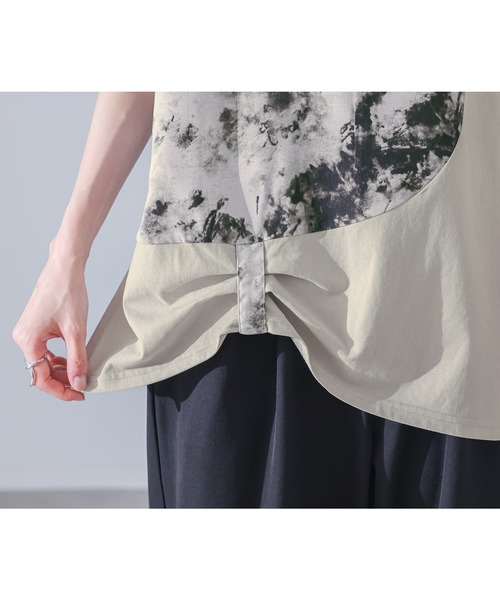 kOhAKU(コハク)の「【接触冷感】異素材ドッキングカットソー(Tシャツ/カットソー・レディース・ライトグレー/ブラック・FREE)」の5枚目の写真