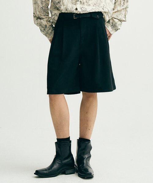 NOIRER(ノイア)の「スエードワイドバermudaパンツ(ネイビー)(その他パンツ・メンズ・その他・48/50/52)」の1枚目の写真