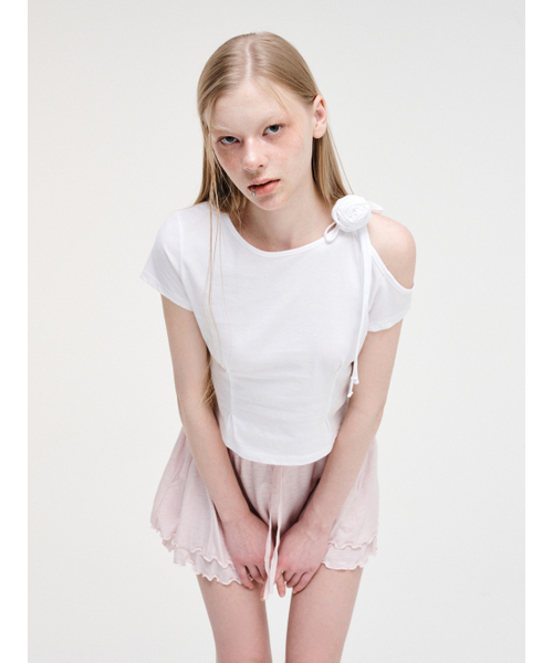ETMON(エトモン)の「Shoulder Corsage T-Shirt, White(Tシャツ/カットソー・レディース・その他・FREE)」の4枚目の写真