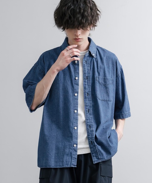 Audience（オーディエンス）の「Upscape Audience アップスケープオーディエンス 日本製 国産 「備後」8オンス ムラデニム ヴィンテージWASH ボタンダウンボクシーAライン半袖シャツ AUD6722（シャツ/ブラウス・メンズ・インディゴブルー/ブラック・M/L）」の12枚目の写真