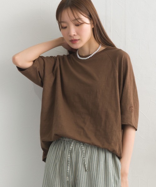 OMNES（オムネス）の「スラブ天竺 ラグラン5分袖Tシャツ UVカット付（Tシャツ/カットソー・レディース・ブラック/ホワイト/ブラウン/レッド・FREE）」の4枚目の写真