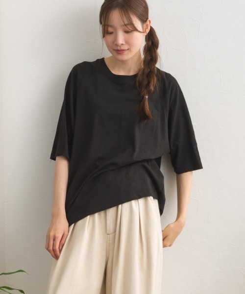 OMNES（オムネス）の「スラブ天竺 ラグラン5分袖Tシャツ UVカット付（Tシャツ/カットソー・レディース・ブラック/ホワイト/ブラウン/レッド・FREE）」の21枚目の写真