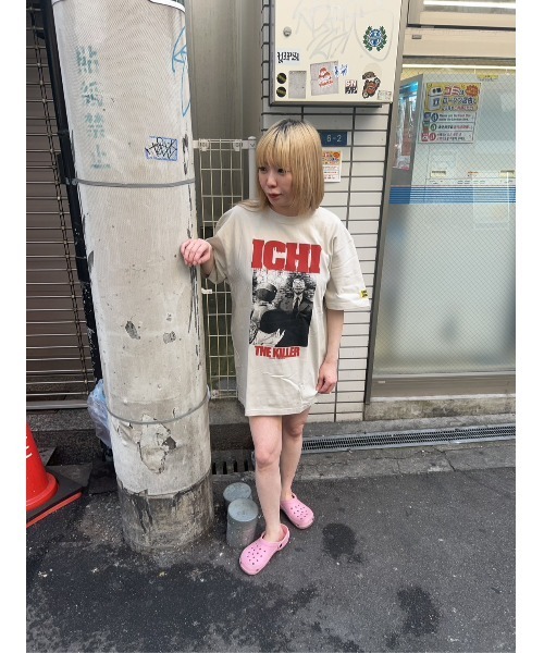 ハードコアチョコレート(ハードコアチョコレート)の「殺し屋1 KAKIHARA VS SUZUKI(沸騰油グレージュ)(Tシャツ/カットソー・メンズ・ナチュラル・XX-LARGE/X-LARGE/LARGE)」の10枚目の写真