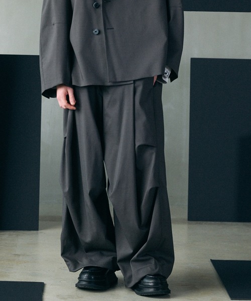 MAISON SPECIAL(メゾンスペシャル)の「《UNISEX》One Tuck Prime-Wide Snow Slacks/ワンタックプライムワイドスノースラックス【MAISON SPECIAL/メゾンスペシャル】(スラックス・メンズ・ブラウン/チャコールグレー/ブラック・2/1/0)」の1枚目の写真