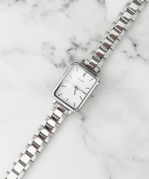 CASIO(カシオ)の「【RE】【CASIO】クラシック レクタンギュラー ドレスウォッチ(アナログ腕時計・レディース・シルバー/ブラック/ブルー/ピンク・FREE)」の4枚目の写真