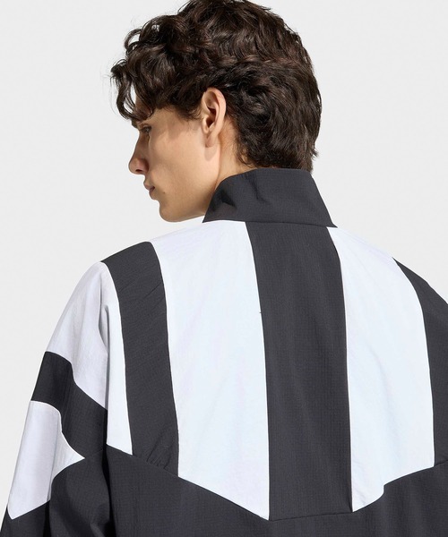 adidas(アディダス)の「adidas/アディダス M BLOCKED TRACKTOP ブロックド トラックトップ トラックジャケット ナイロンジャケット ナイロンアウター ライトアウター 配色 切り替え メンズ レディース 2026年 夏 夏服 秋 秋服(ブルゾン・メンズ・ブラック/インディゴブルー・S/M/L/XL)」の4枚目の写真