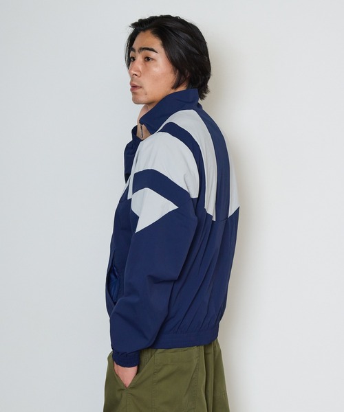 adidas(アディダス)の「adidas/アディダス M BLOCKED TRACKTOP ブロックド トラックトップ トラックジャケット ナイロンジャケット ナイロンアウター ライトアウター 配色 切り替え メンズ レディース 2026年 夏 夏服 秋 秋服(ブルゾン・メンズ・ブラック/インディゴブルー・S/M/L/XL)」の22枚目の写真