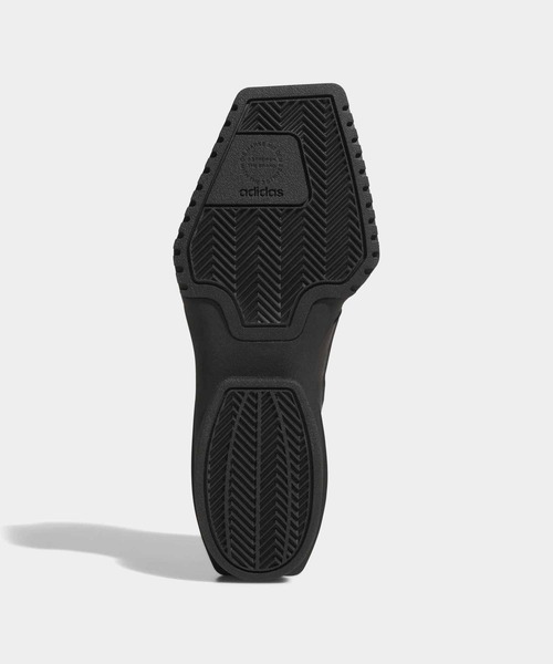 adidas（アディダス）の「フォーラム キュビズム / アディダスオリジナルス adidas Originals（スニーカー・レディース・ブラック・22.0cm/22.5cm/23.0cm/25.5cm/26.0cm/26.5cm/27.0cm/27.5cm/28.0cm/24.5cm/25.0cm/23.5cm/24.0cm）」の3枚目の写真