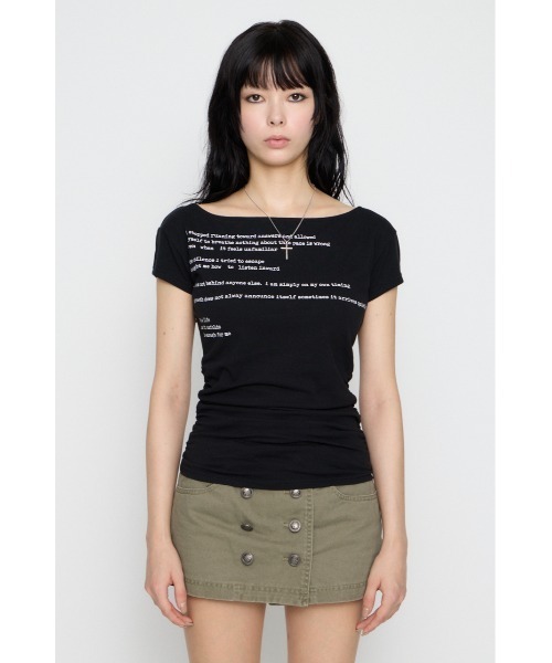 LAGUA GEM(ラグアジェム)の「LETTERING COMPACT GATHER トップス(Tシャツ/カットソー・レディース・オフホワイト/レッド/ブラック・FREE)」の4枚目の写真