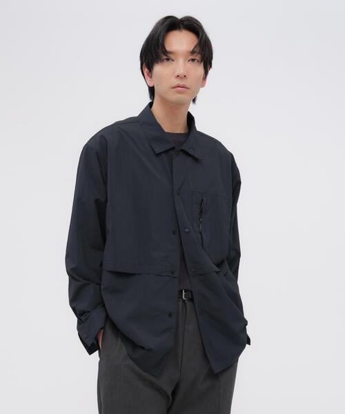MARGARET HOWELL(マーガレットハウエル)の「RECYCLED TASLAN NYLON TAFFETA SHIRT(シャツ/ブラウス・メンズ・ベージュ系その他4/ネイビー系1・MEDIUM/LARGE/X-LARGE)」の2枚目の写真