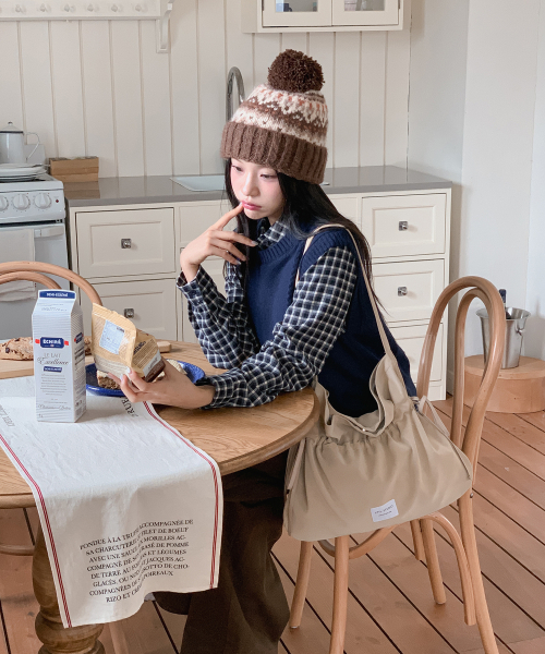 ATIL STUDIO（アチルスタジオ）の「ギャザードレープホーボーショルダーバッグ _ [バターベージュ]（ショルダーバッグ・レディース・その他・FREE）」の10枚目の写真