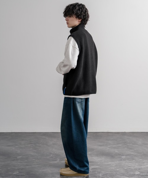 patagonia(パタゴニア)の「Patagonia パタゴニア M S RETRO PILE VEST レトロパイルフリースベスト/ワンポイントロゴ入りスタンドカラーフルジップボアベスト(ベスト・メンズ・アイボリー/ブラック・XL/M/L/S)」の7枚目の写真