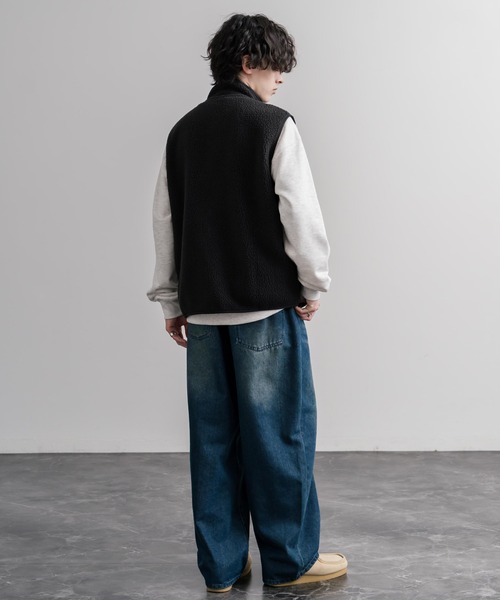 patagonia(パタゴニア)の「Patagonia パタゴニア M S RETRO PILE VEST レトロパイルフリースベスト/ワンポイントロゴ入りスタンドカラーフルジップボアベスト(ベスト・メンズ・アイボリー/ブラック・XL/M/L/S)」の8枚目の写真