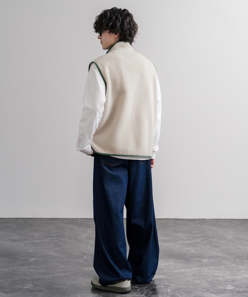 patagonia(パタゴニア)の「Patagonia パタゴニア M S RETRO PILE VEST レトロパイルフリースベスト/ワンポイントロゴ入りスタンドカラーフルジップボアベスト(ベスト・メンズ・アイボリー/ブラック・XL/M/L/S)」の13枚目の写真
