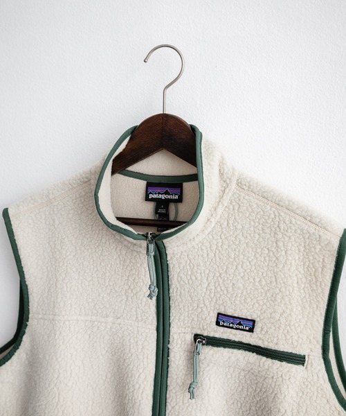 patagonia(パタゴニア)の「Patagonia パタゴニア M S RETRO PILE VEST レトロパイルフリースベスト/ワンポイントロゴ入りスタンドカラーフルジップボアベスト(ベスト・メンズ・アイボリー/ブラック・XL/M/L/S)」の18枚目の写真