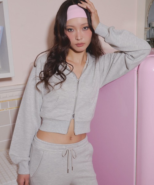 ANAP(アナップ)の「ラインストーンコンパクトフーディ【別売りセットアップPT】(パーカー・レディース・グレー/ピンク/ブラック・F)」の3枚目の写真