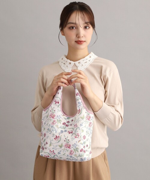 LAURA ASHLEY(ローラアシュレイ)の「アーシャ柄 パッカブル トートバッグ S(トートバッグ・レディース・ピンク系5/ブルー系・00)」の1枚目の写真