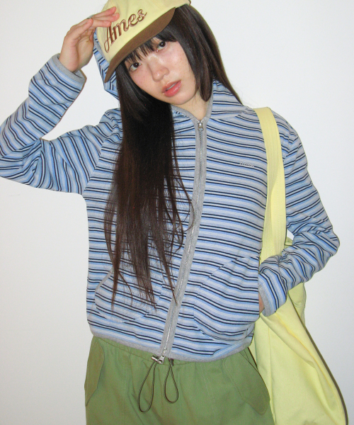 AMESWORLDWIDE（アメスワールドワイド）の「BIG TYPO APPLIQUE SHOULDER BAG YELLOW（ショルダーバッグ・レディース・その他・FREE）」の2枚目の写真