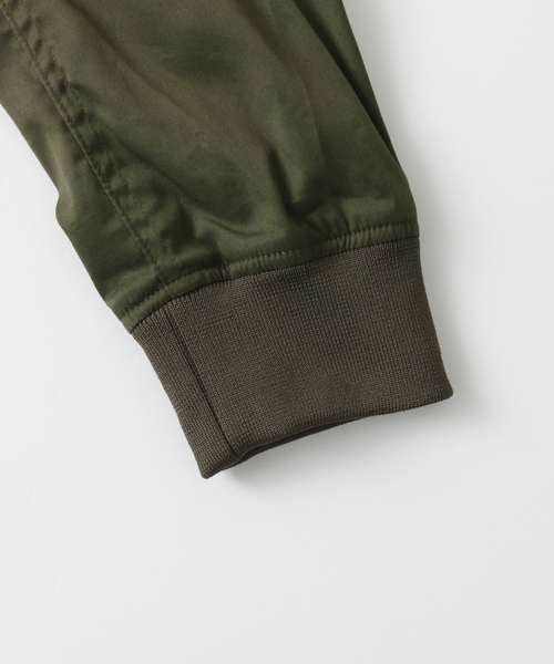 URBAN RESEARCH（アーバンリサーチ）の「UR MA-1（MA-1・メンズ・インディゴブルー/カーキ/ブラック・MEDIUM/LARGE）」の4枚目の写真