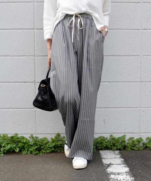 liflattie ships（リフラティ シップス）の「【手洗い可能】liflattie ships:ストライプ イージー パンツ ◇（その他パンツ・レディース・ベージュ/グレー・SMALL/MEDIUM）」の2枚目の写真
