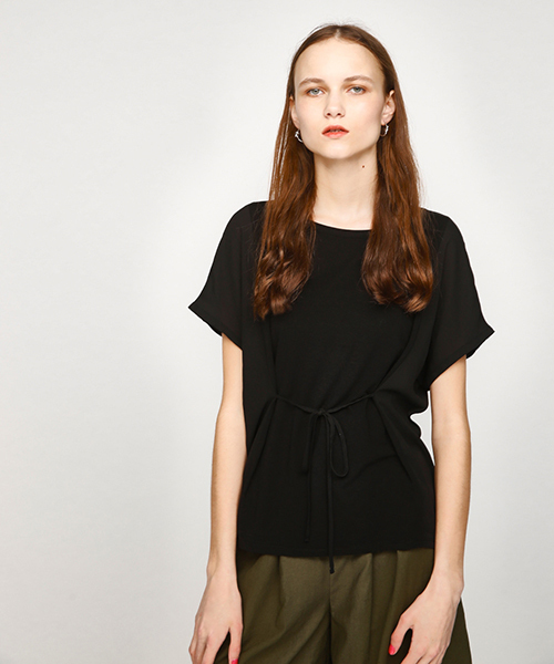 MOUSSY（マウジー）の「WAIST DESIGN CHIFFON TOP（Tシャツ/カットソー・レディース・キャメル/ホワイト/ダークグリーン/ブラック・FREE）」の2枚目の写真