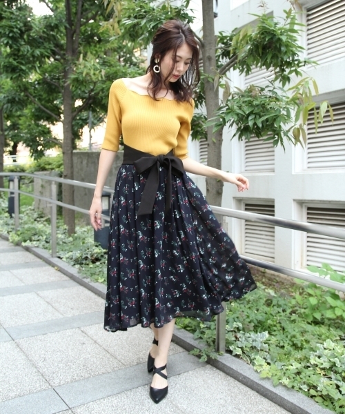 Andemiu(アンデミュウ)の「【マスタード・グリーンWEB限定】スカラリブニットプルオーバー770182(ニット/セーター・レディース・ブラック/マスタード/パープル/グレー/ブラウン/グリーン・FREE)」の7枚目の写真