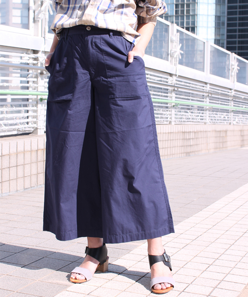 AVIREX(アヴィレックス)の「【WEB&DEPOT限定】AVIREX/ アヴィレックス/ WIDE PANTS/ ワイドパンツ(その他パンツ・レディース・ベージュ/オリーブ/ネイビー・FREE)」の3枚目の写真