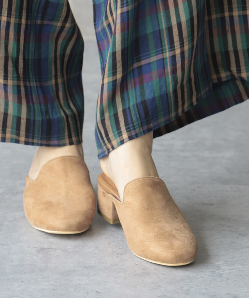 SESTO(セスト)の「スクエアトゥのバブーシュローヒールスリッパミュ-ルサンダル(サンダル・レディース・ブラック系その他/グリーン/ゴールド/ホワイト/ブラック/ベージュ/ブルー/イエロー・LL/L/3L/S/M)」の4枚目の写真