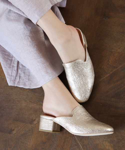 SESTO(セスト)の「スクエアトゥのバブーシュローヒールスリッパミュ-ルサンダル(サンダル・レディース・ブラック系その他/グリーン/ゴールド/ホワイト/ブラック/ベージュ/ブルー/イエロー・LL/L/3L/S/M)」の8枚目の写真