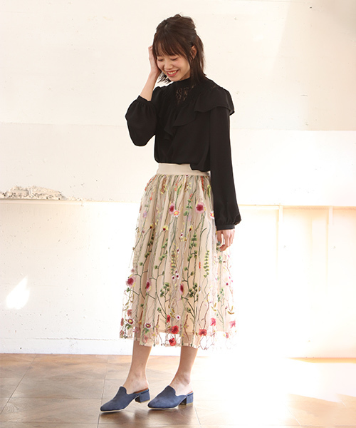 SESTO(セスト)の「スクエアトゥのバブーシュローヒールスリッパミュ-ルサンダル(サンダル・レディース・ブラック系その他/グリーン/ゴールド/ホワイト/ブラック/ベージュ/ブルー/イエロー・LL/L/3L/S/M)」の9枚目の写真