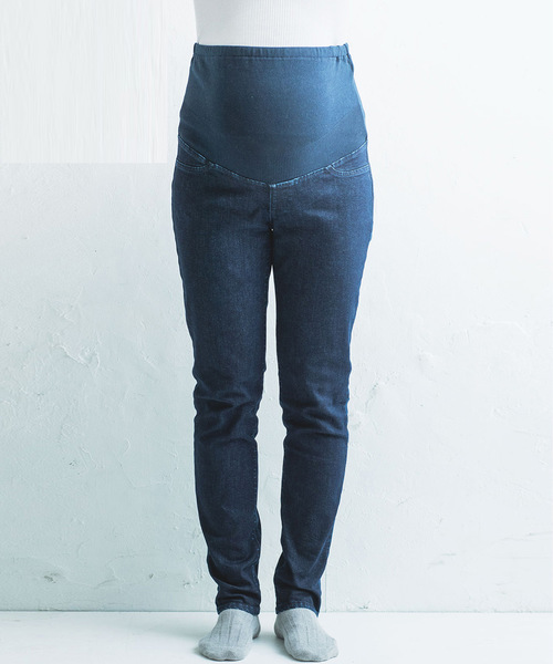 フェリシモMama（フェリシモママ）の「リブ　イン　コンフォート　お腹をしめつけずサポート！　ソフトフィットリブのマタニティパンツ〈デニム〉（マタニティウェア/グッズ・レディース・インディゴブルー・LARGE/MEDIUM/SMALL/NM/NS）」の2枚目の写真