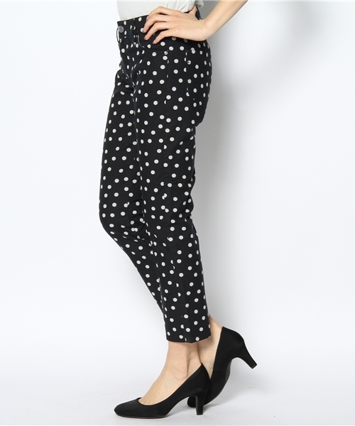 green label relaxing(グリーンレーベルリラクシング)の「GC C/PU DOT PRT サブリナパンツ(その他パンツ・レディース・ベージュ/ネイビー・36/38/40)」の10枚目の写真