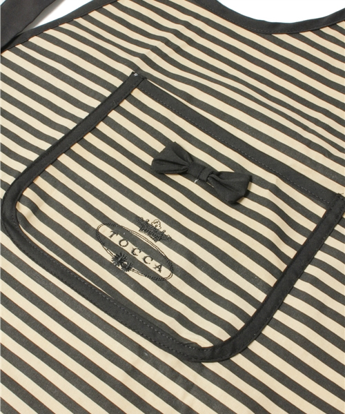 TOCCA（トッカ）の「ＳＴＲＩＰＥＤ　ＡＰＲＯＮエプロン（その他・レディース・ブラック系5・F）」の3枚目の写真