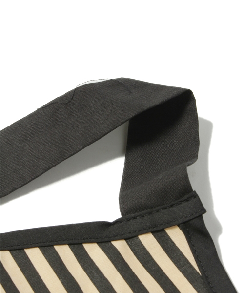 TOCCA（トッカ）の「ＳＴＲＩＰＥＤ　ＡＰＲＯＮエプロン（その他・レディース・ブラック系5・F）」の5枚目の写真